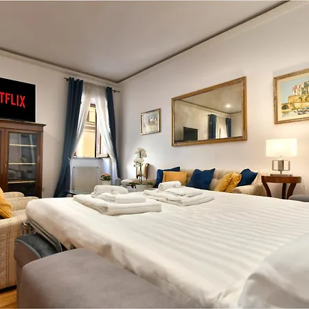 Trevi Charme Apartamento *